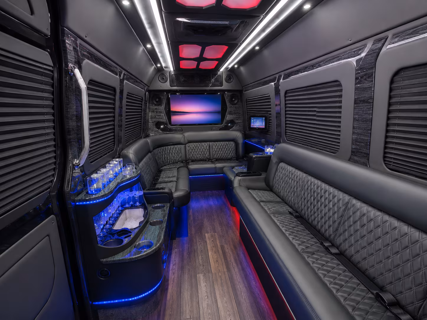 sterling heights 28 passenger party bus